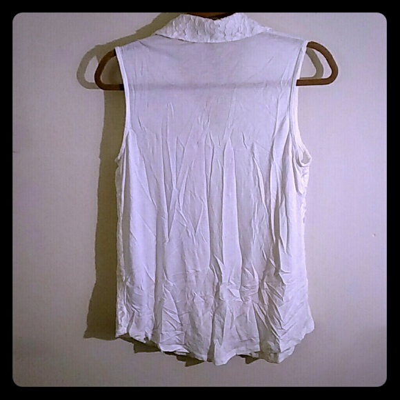 🌺Lauren Conrad lace sleeveless top - Picture 2 of 4